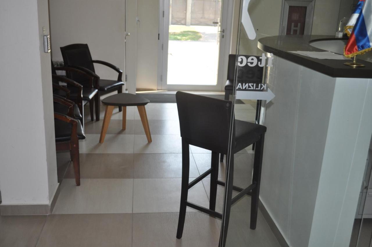 Каштел Pancevo Hotel Bagian luar foto