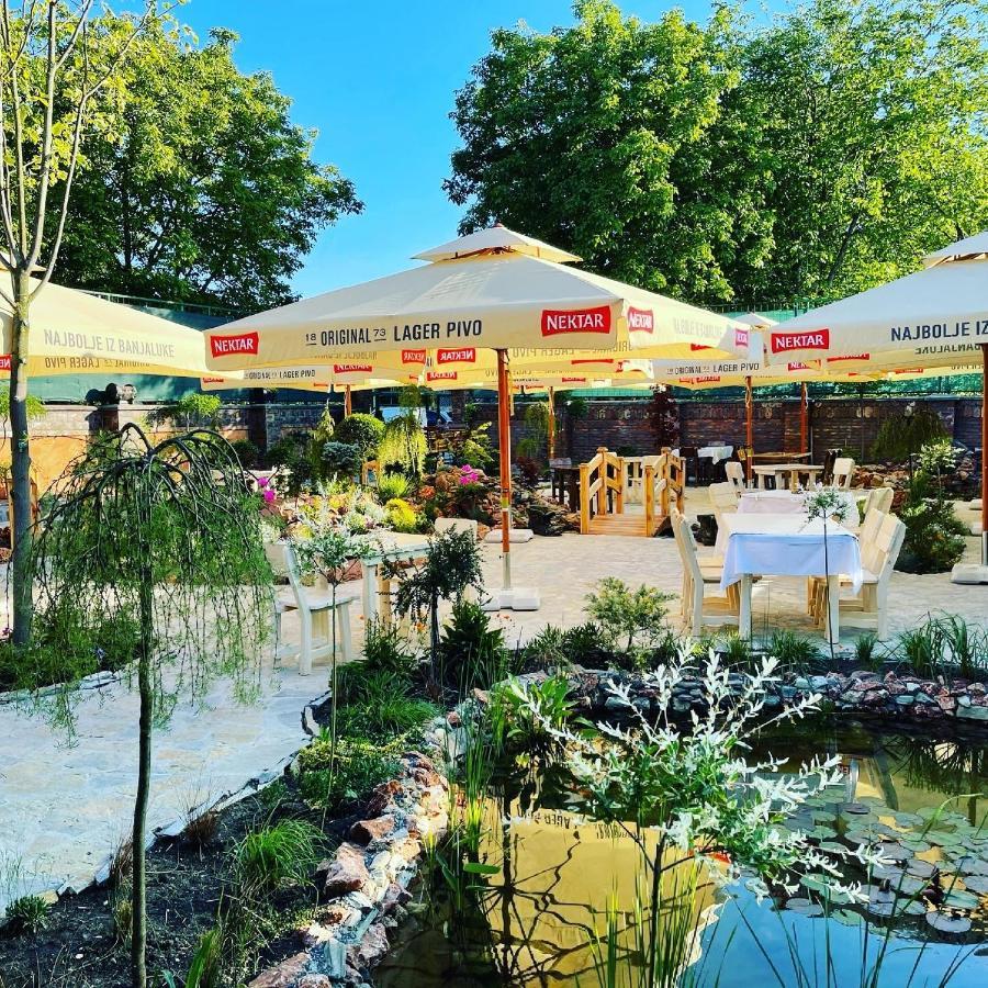 Каштел Pancevo Hotel Bagian luar foto
