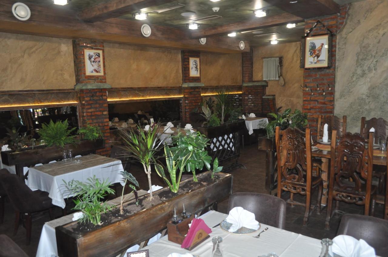 Каштел Pancevo Hotel Bagian luar foto