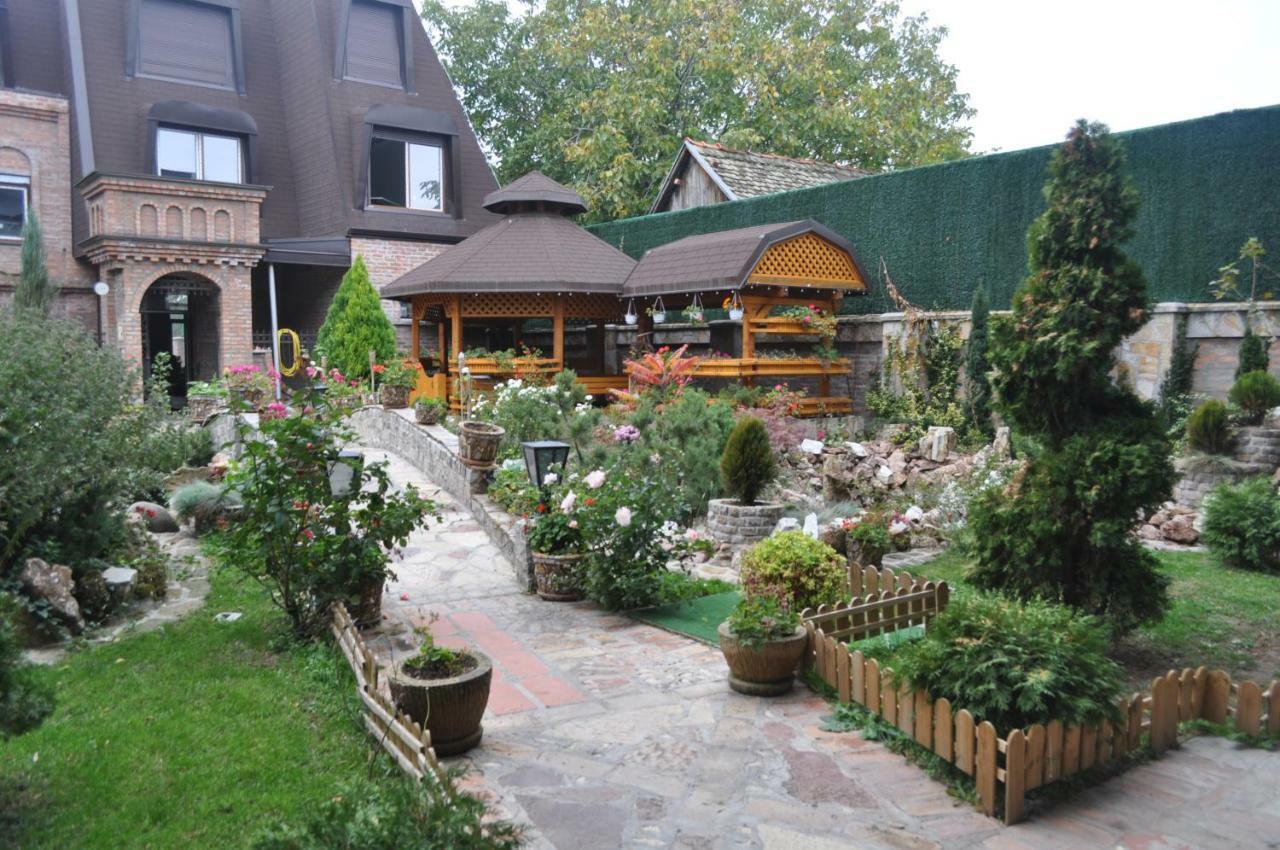 Каштел Pancevo Hotel Bagian luar foto