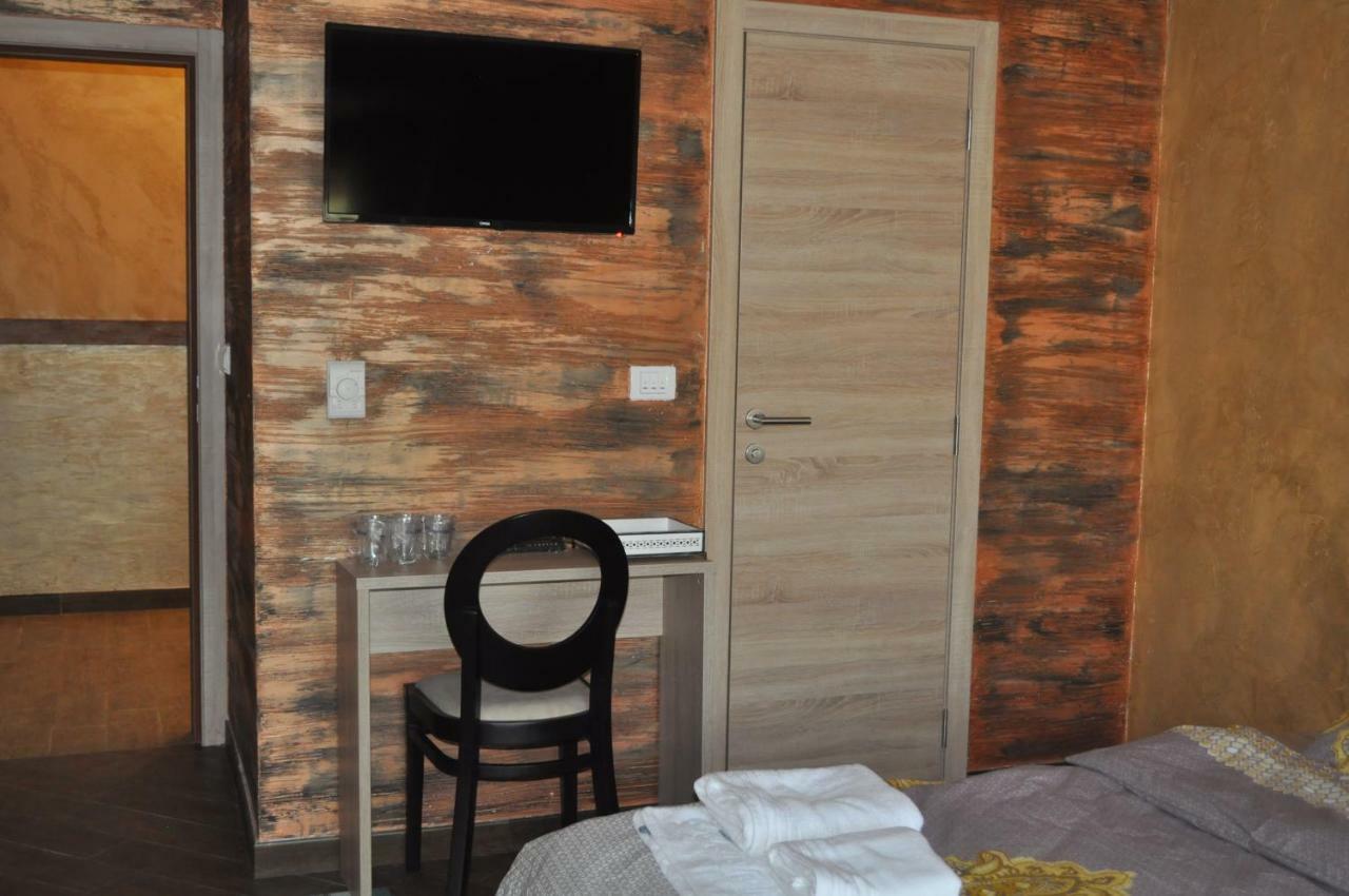 Каштел Pancevo Hotel Bagian luar foto