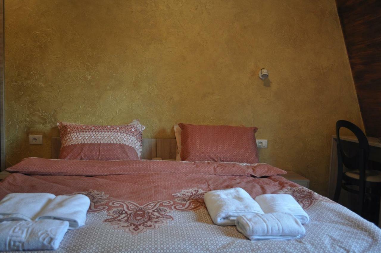 Каштел Pancevo Hotel Bagian luar foto