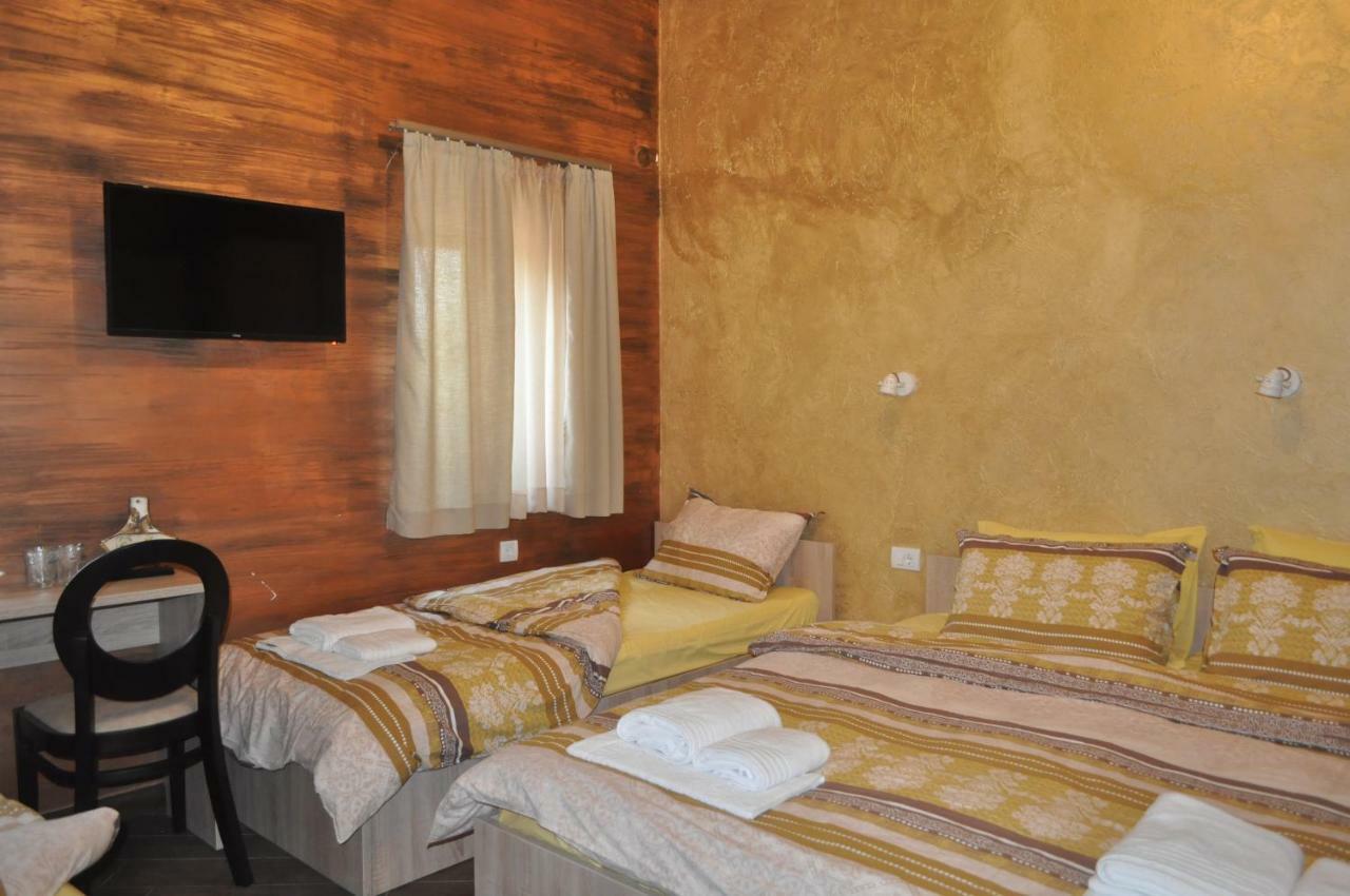 Каштел Pancevo Hotel Bagian luar foto