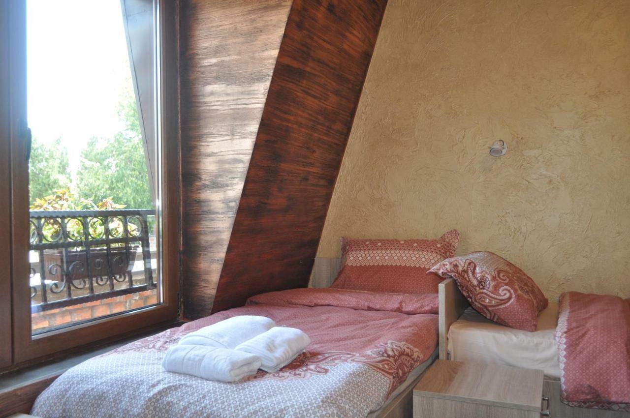 Каштел Pancevo Hotel Bagian luar foto
