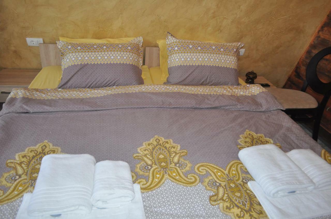 Каштел Pancevo Hotel Bagian luar foto