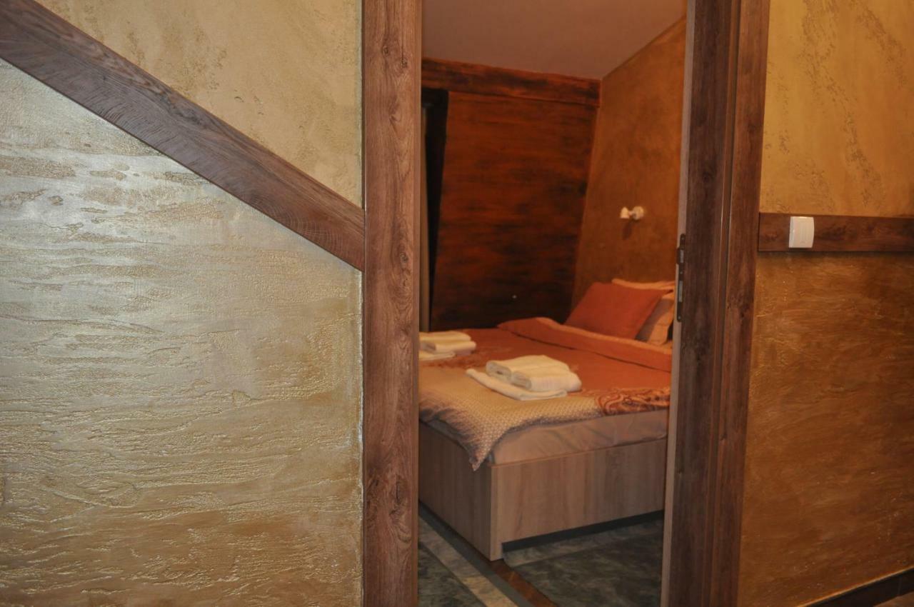 Каштел Pancevo Hotel Bagian luar foto