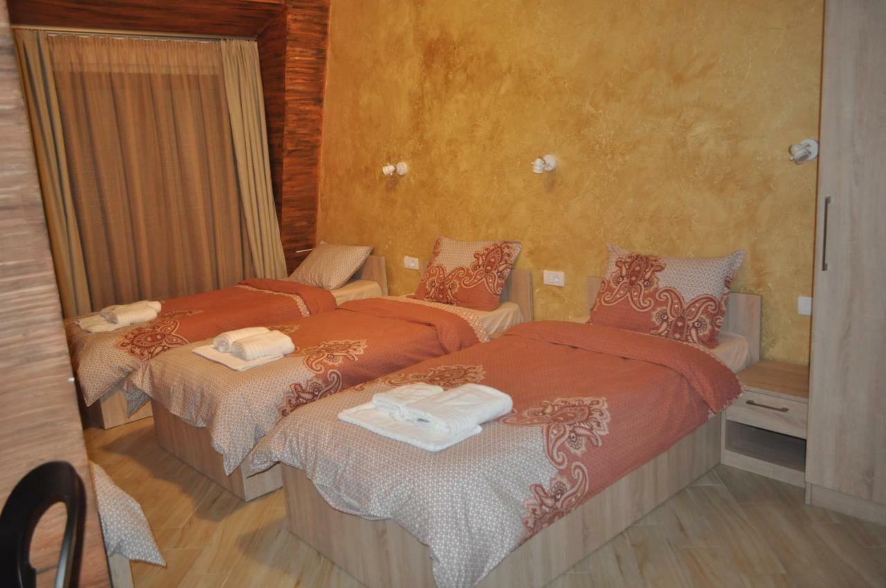 Каштел Pancevo Hotel Bagian luar foto