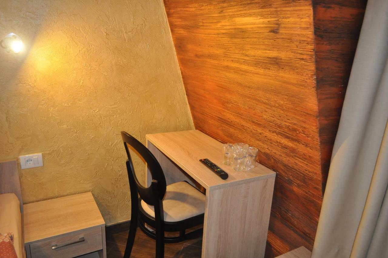 Каштел Pancevo Hotel Bagian luar foto
