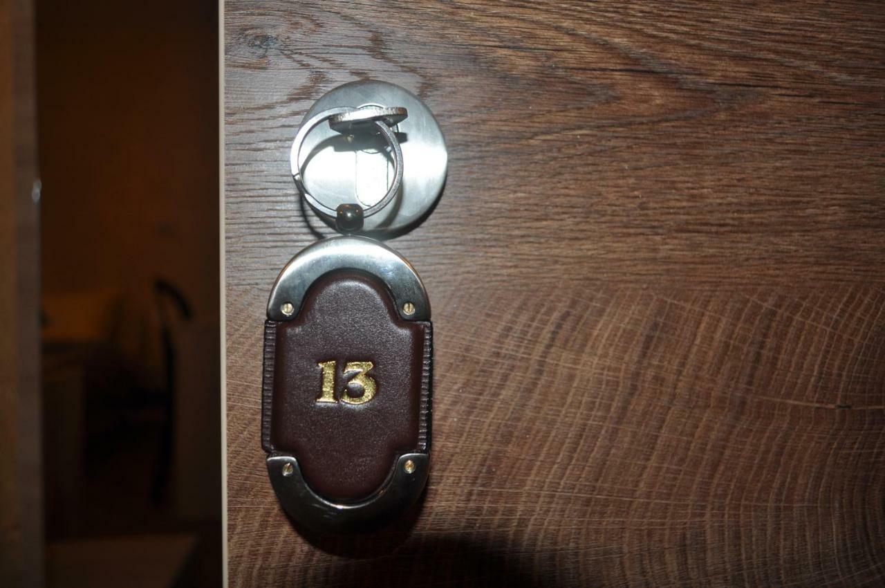 Каштел Pancevo Hotel Bagian luar foto