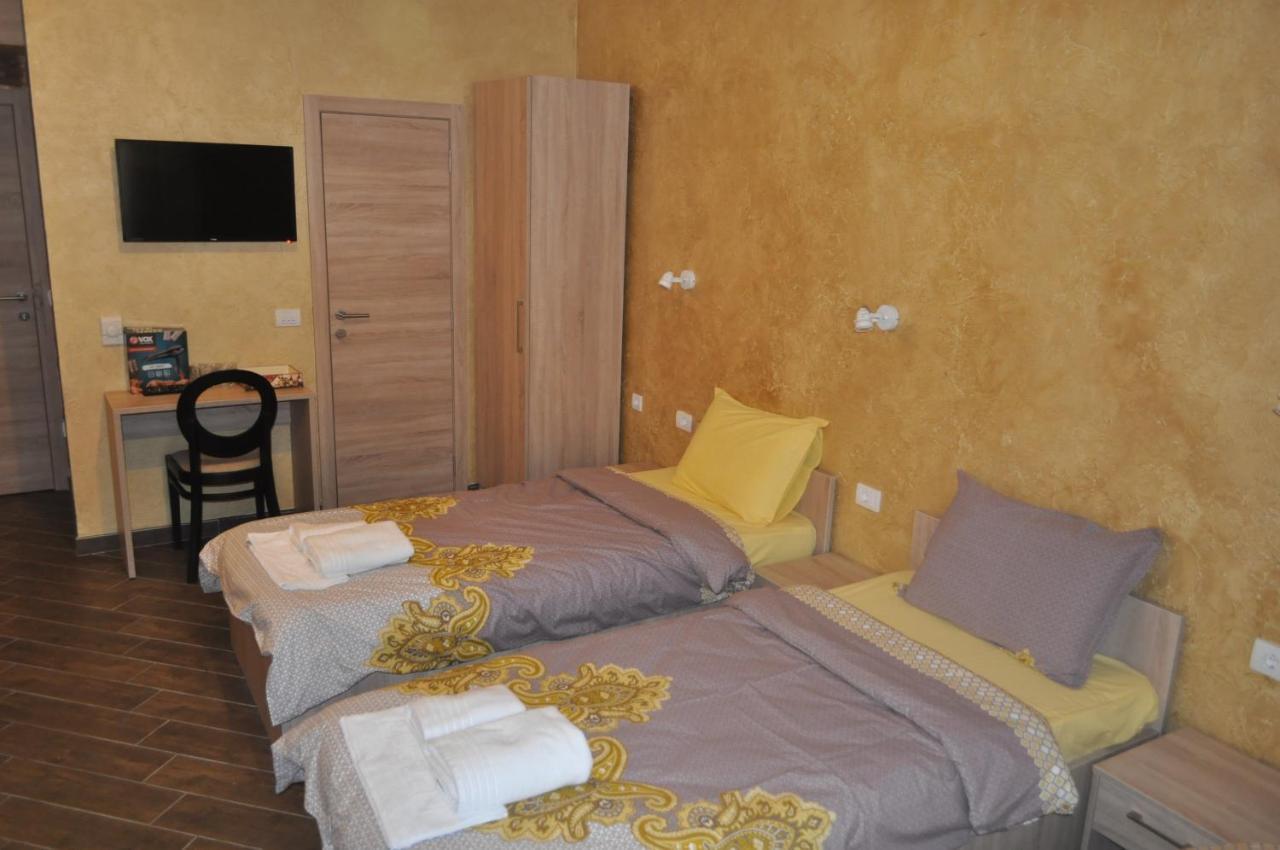 Каштел Pancevo Hotel Bagian luar foto